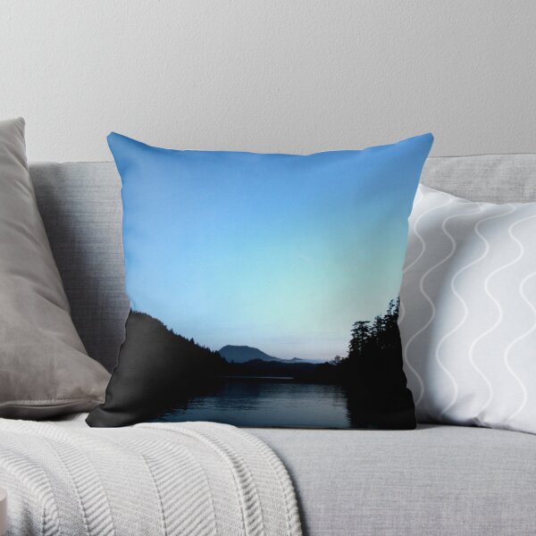 nesto inlet Throw Pillow