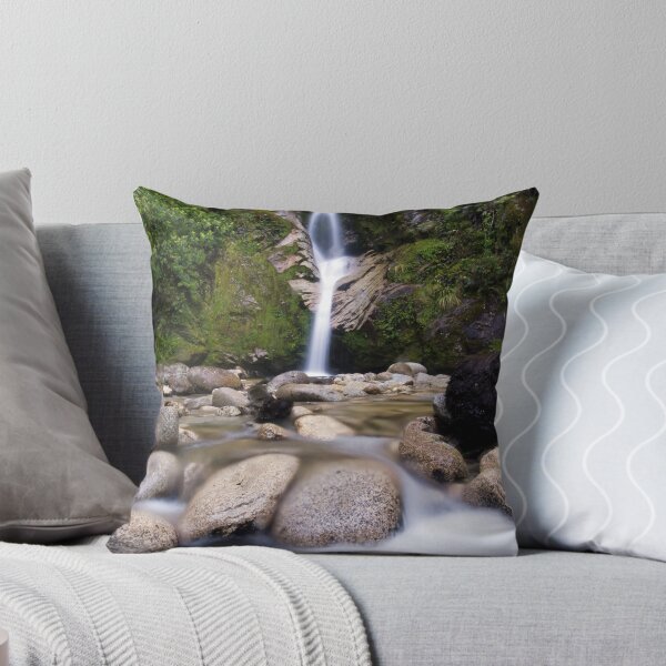 Aperçu de l'œuvre Dorothy Falls, West Coast créée et vendue par Michael Treloar.