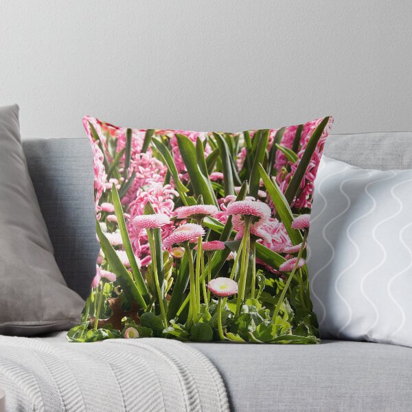 Aperçu de l'œuvre Pink daisies and Hycinths créée et vendue par Anna Calvert.
