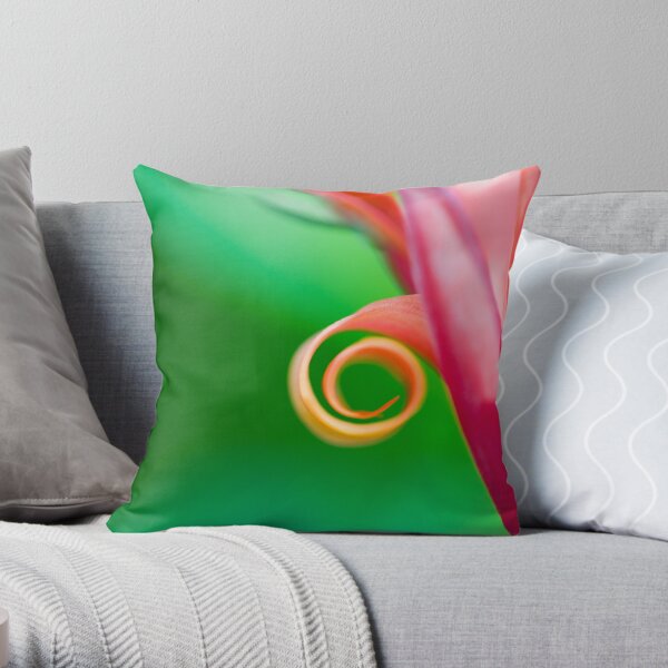 Botanic curl Throw Pillow