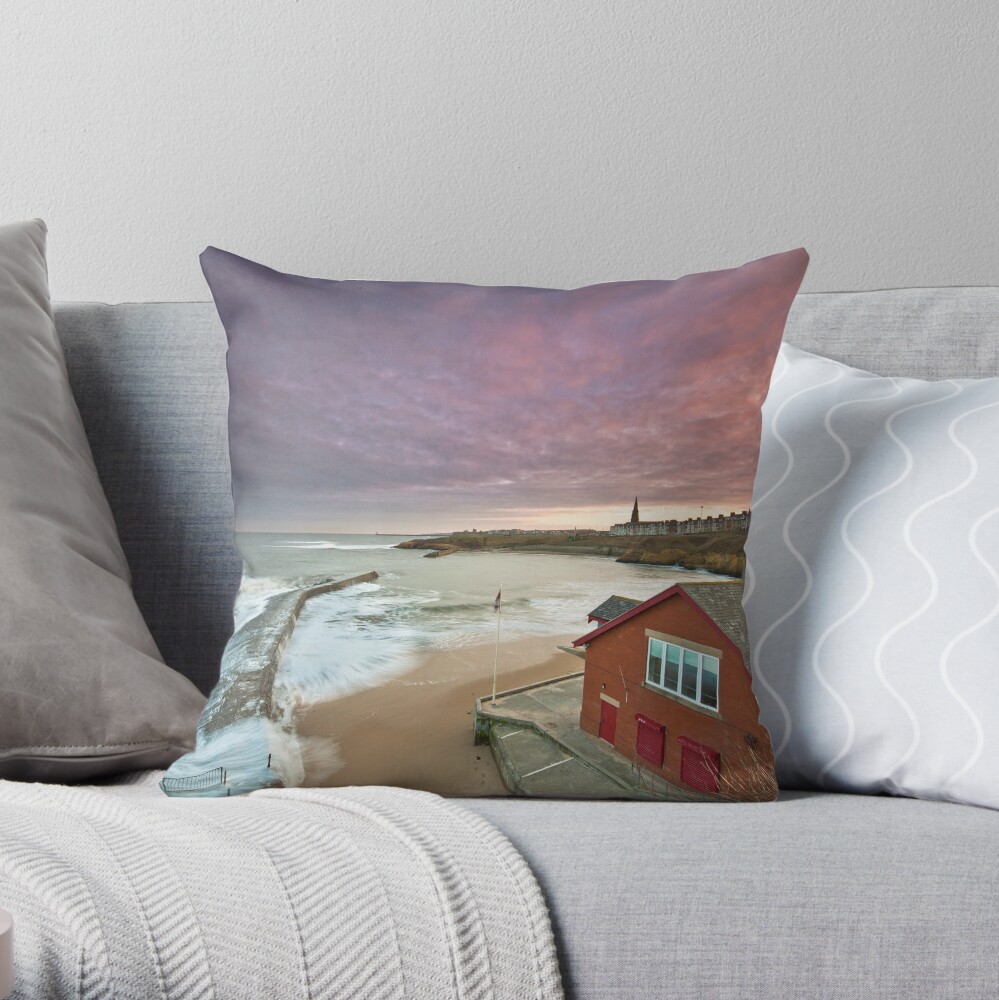 Cullercoats harbour Throw Pillow