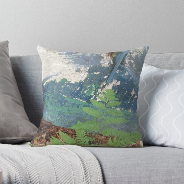 Earth, hear the earth Throw Pillow
