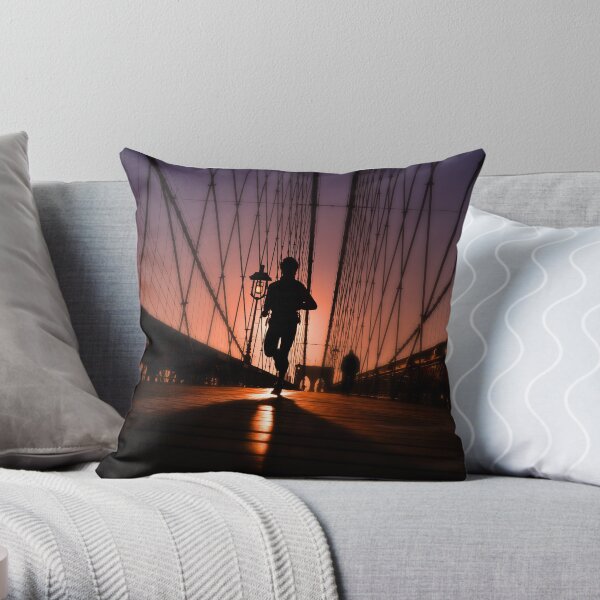 RUN运行SPRINGดำเนินงานLAUFENרוץCURRO Throw Pillow