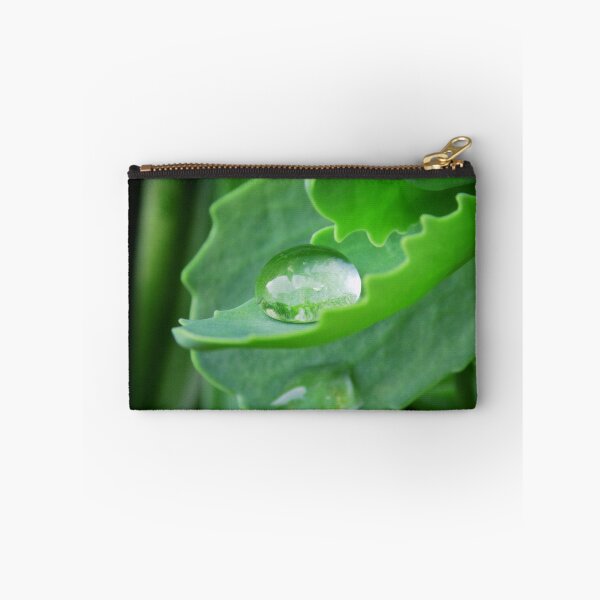 Artikelvorschau, Wassertropfen Green Leaf Garden entworfen und verkauft von hannxm.