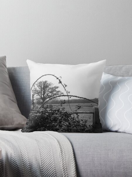 Artikel-Vorschau von Bramble and Tree Scene, designt und verkauft von GlennB.