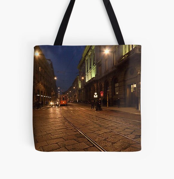 Per le vie di Milano di sera All Over Print Tote Bag