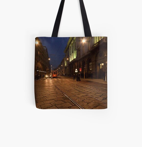 Per le vie di Milano di sera All Over Print Tote Bag