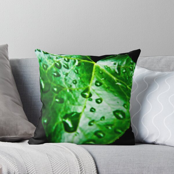 Artikelvorschau, Tears on a heart Leaf entworfen und verkauft von Lyndy.