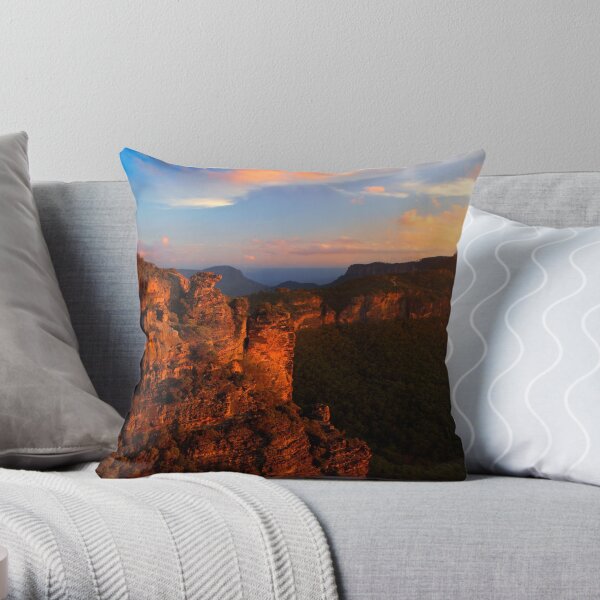 Boar's Head Rock, Katoomba, NSW. Throw Pillow