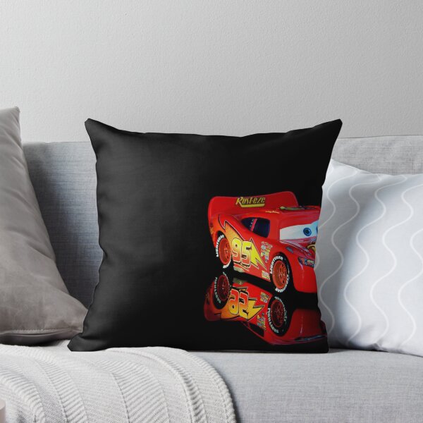lightning mcqueen Throw Pillow