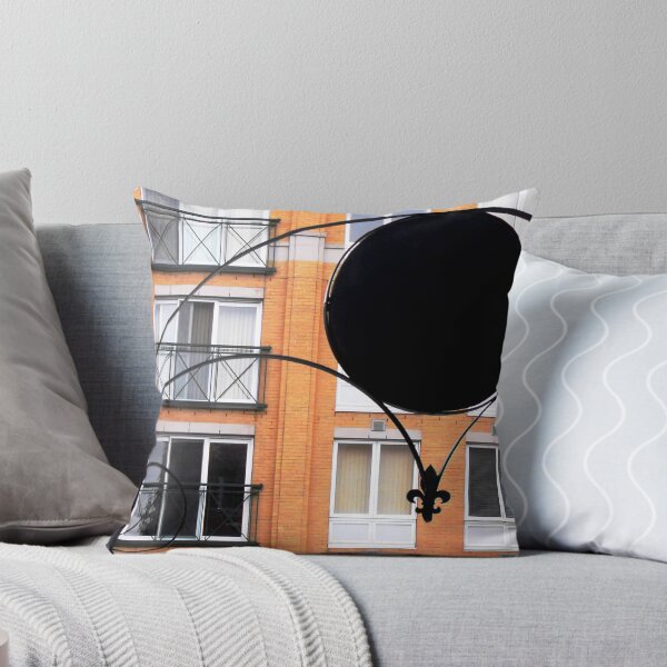 Item preview, entrance designed and sold by Bruce Miller.