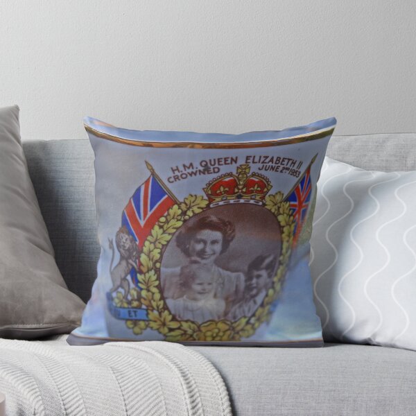 Aperçu de l'œuvre "Tea with the Queen anyone .....?" créée et vendue par Rosehaven.