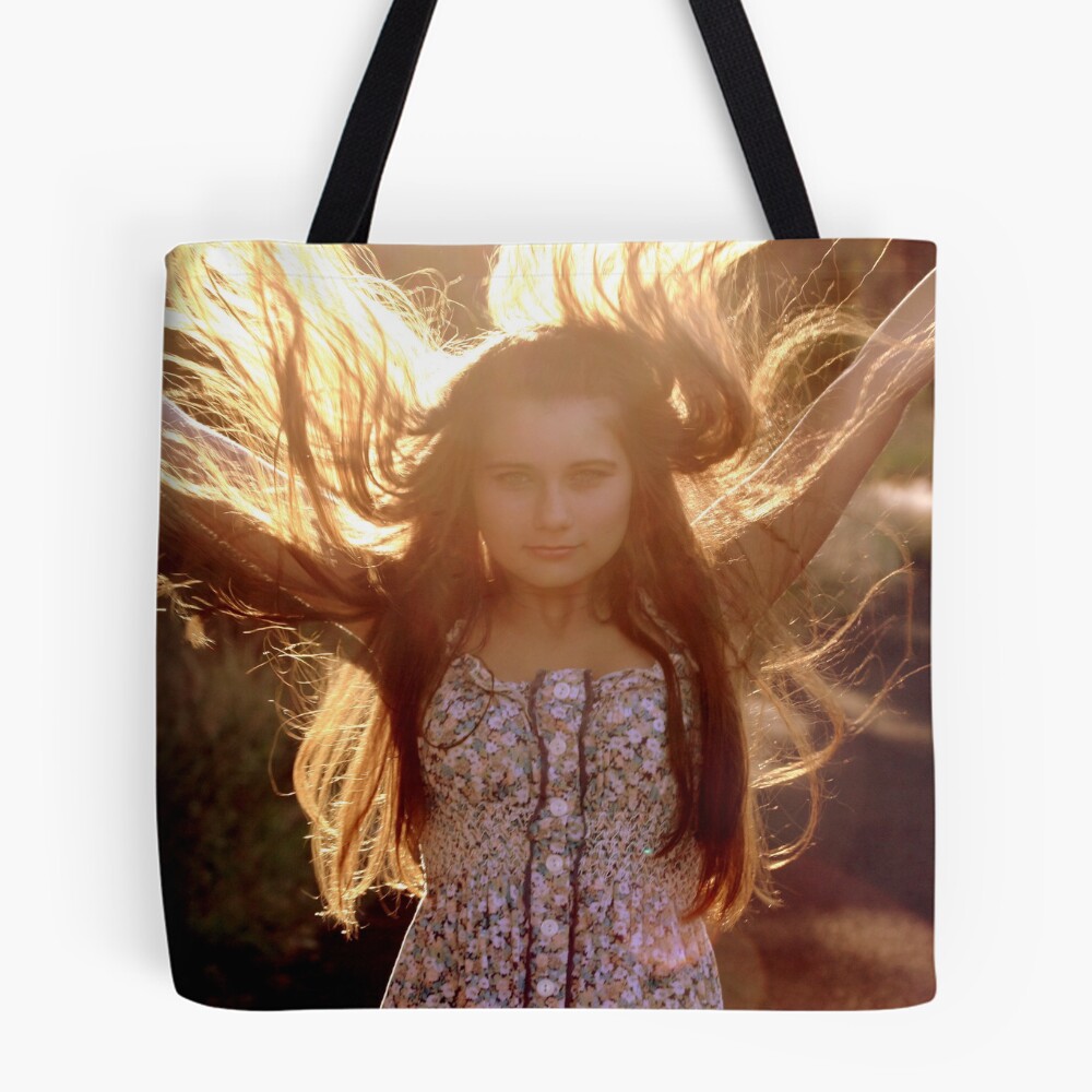 Aperçu de l'œuvre Tote bag doublé créée et vendue par RhyleeeP.