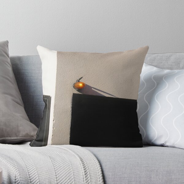 Wall street n°3 Throw Pillow