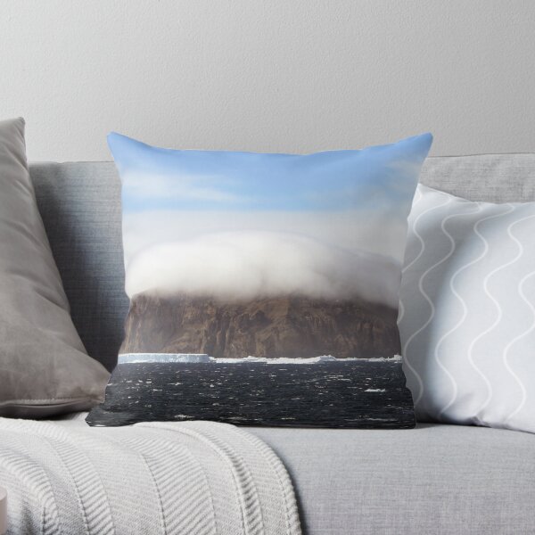 Head in the clouds Throw Pillow