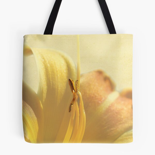 Artikelvorschau, Yellow Lily entworfen und verkauft von gcsmith.