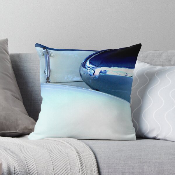 Car touch 7 Throw Pillow