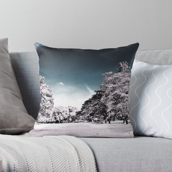 Infrarouge 2 - Panorama nature infrared mockup Throw Pillow