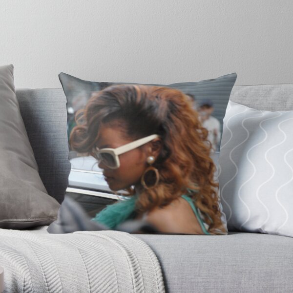 Rihanna @ House Of Frazier Oxford Circus Throw Pillow