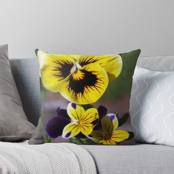 Aperçu de l'œuvre Pansies of Yellow créée et vendue par Bev Pascoe.