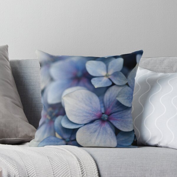 Artikelvorschau, Blue Hydrangea Close Up entworfen und verkauft von Wealie Arts.