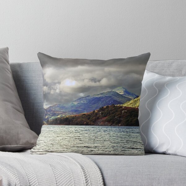 Artikelvorschau, Storm clouds over big mountain entworfen und verkauft von Doug McRae.