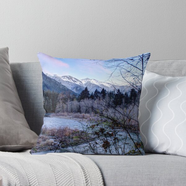 Aperçu de l'œuvre Frosty Mountain Valley créée et vendue par Dale Lockwood.