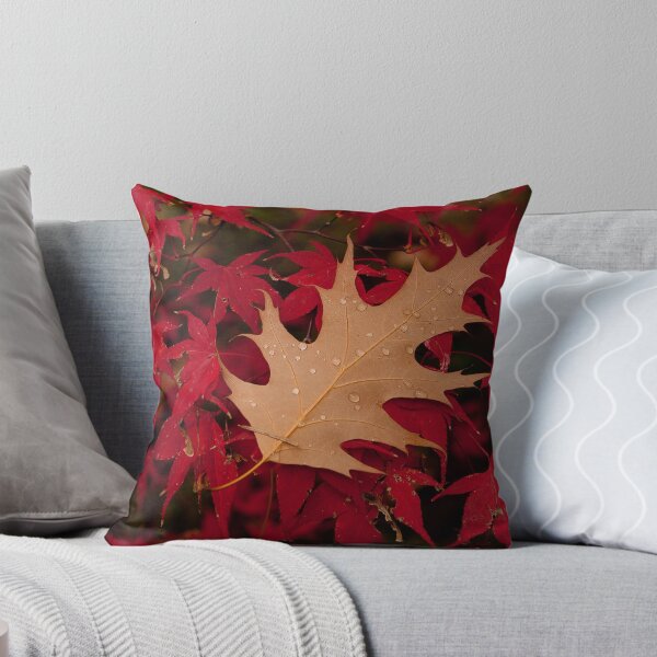 Artikelvorschau, Maple Leaves entworfen und verkauft von Lee LaFontaine.