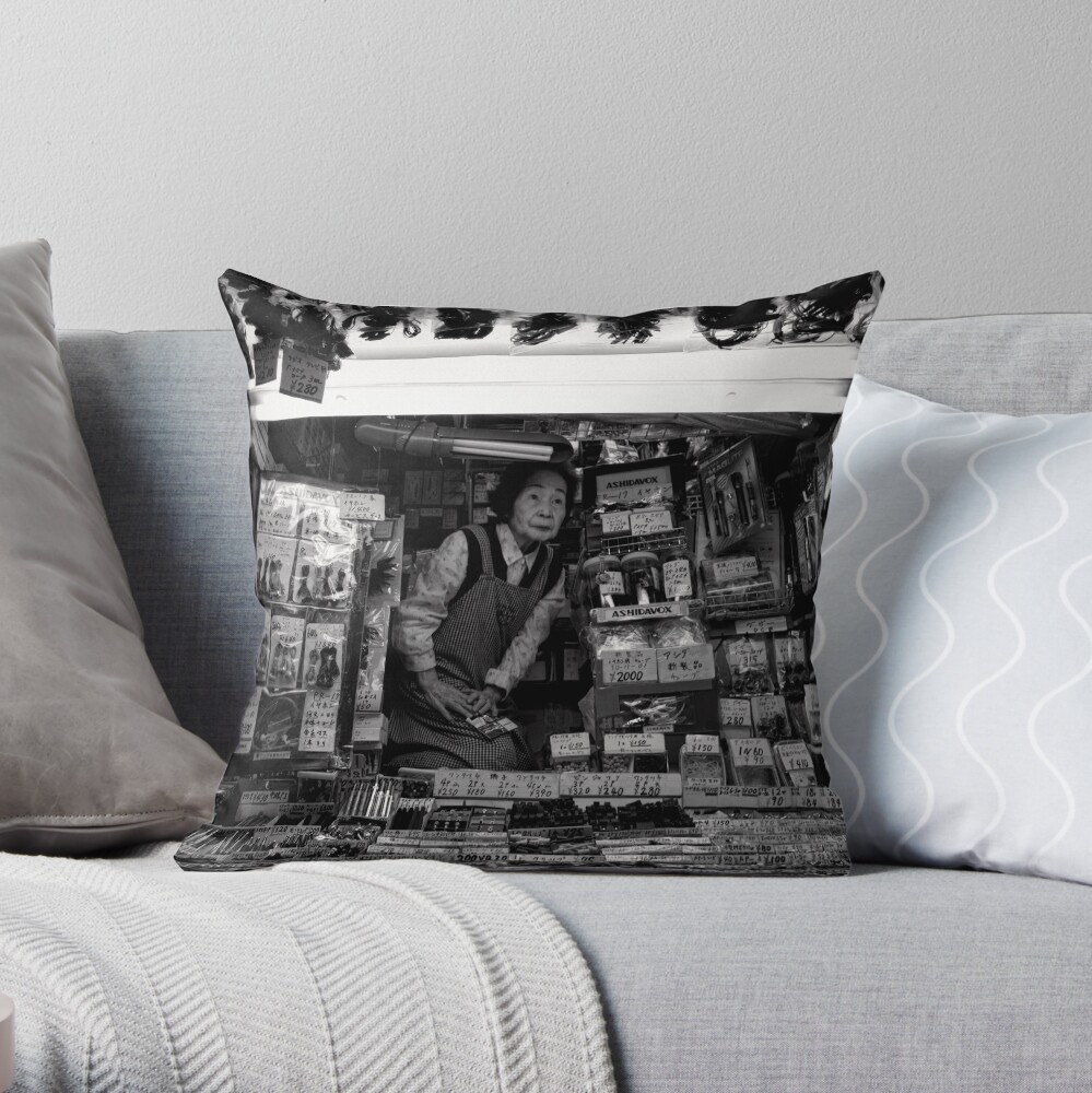Electronics Lady – Japan Throw Pillow
