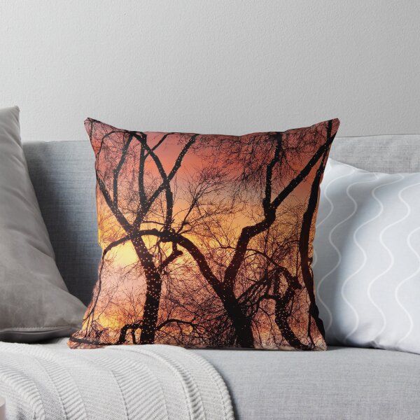Artikelvorschau, Colorful Silhouetted Trees 22 entworfen und verkauft von Bo Insogna.