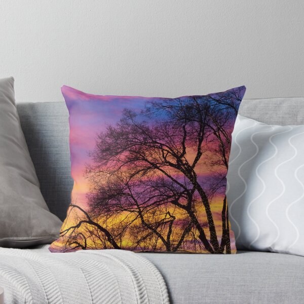 Artikelvorschau, Colorful Silhouetted Trees 25 entworfen und verkauft von Bo Insogna.