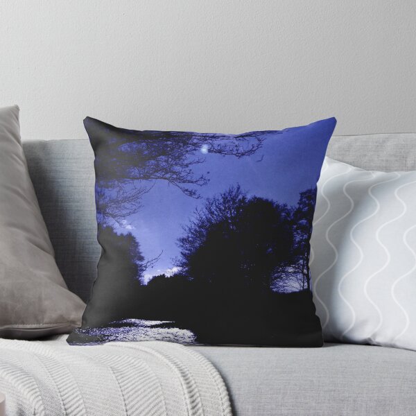 Artikelvorschau, River in Blue entworfen und verkauft von mbimages.