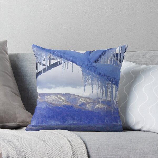 Artikelvorschau, Icicles on Ski Jump entworfen und verkauft von Chillmimi.