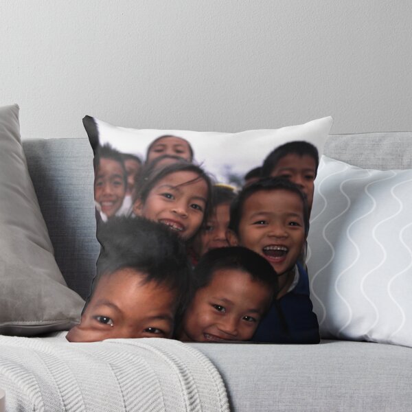 Aperçu de l'œuvre Smiling Laos kids. créée et vendue par Phil Bower.