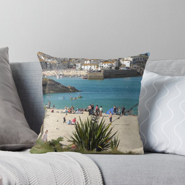 Aperçu de l'œuvre A happy beach scene. créée et vendue par Anne Sanders.