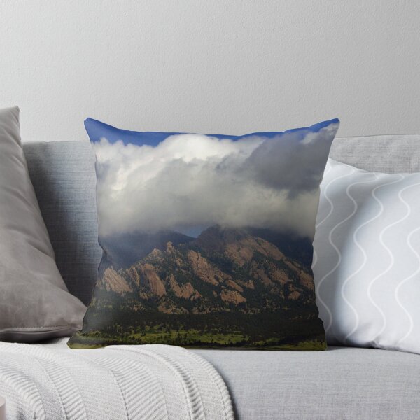Artikelvorschau, Storm Clouds along the Flatirons entworfen und verkauft von Klaus Girk.