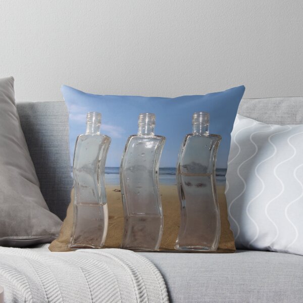 Artikelvorschau, three curvy bottles entworfen und verkauft von morrbyte.