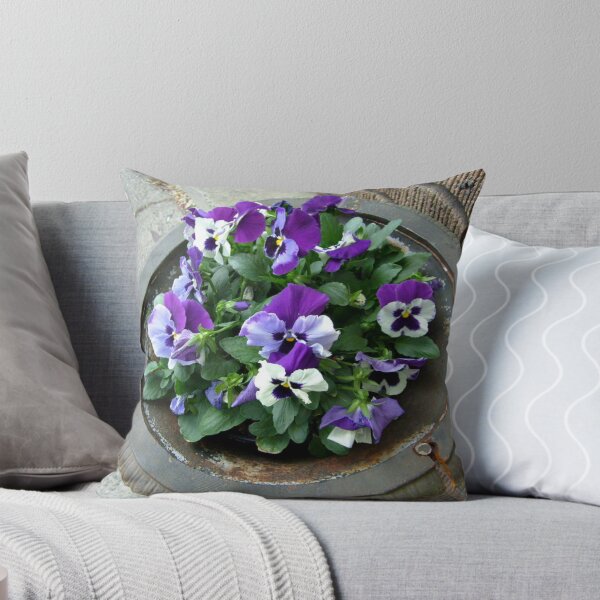 Artikelvorschau, Beautiful Purple and White Pansies entworfen und verkauft von Jane Neill-Hancock.
