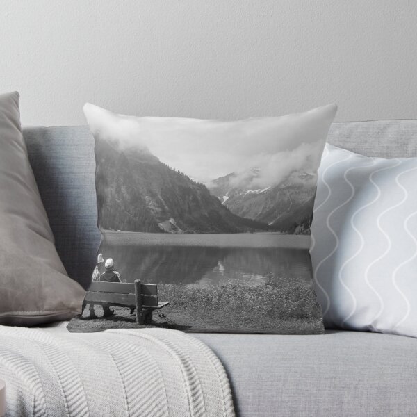 Conversation on a bench Throw Pillow