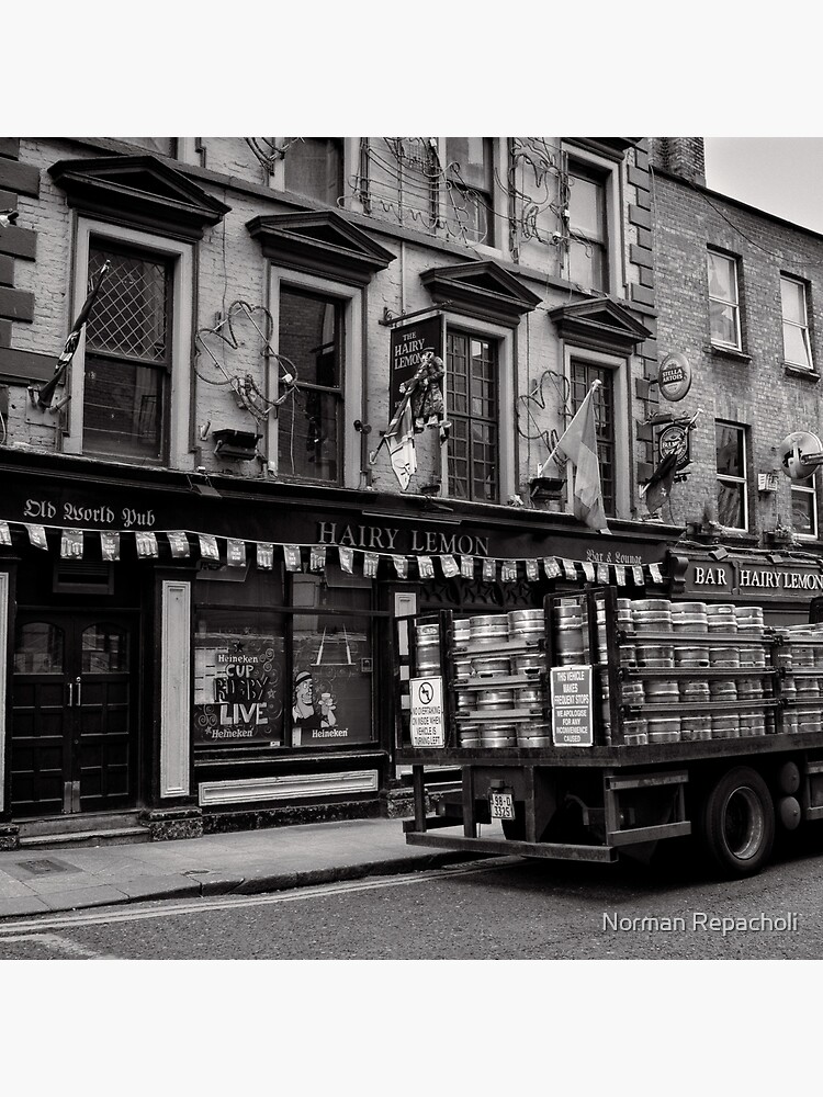Precious cargo for a pub - Dublin by keystone
