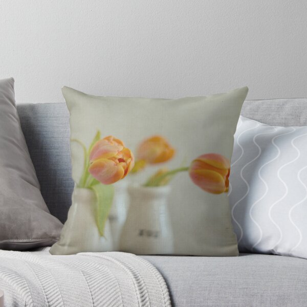 Artikelvorschau, Orange Tulip Trio entworfen und verkauft von Hege Nolan.