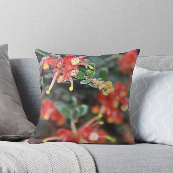 Aperçu de l'œuvre Wild Grevillea créée et vendue par Meg Hart.