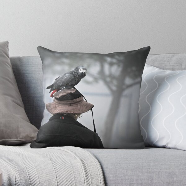 Je porte toujours un oiseau sur ma tête Coussin