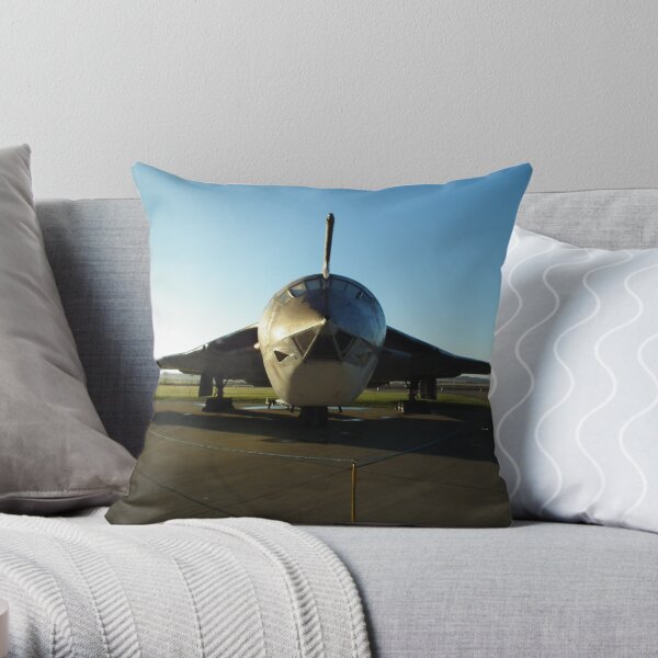 Handley-Page Victor Throw Pillow