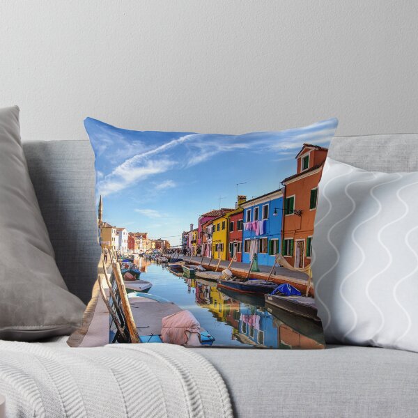 Aperçu de l'œuvre Colourful Burano, Venice créée et vendue par RobynCarter.
