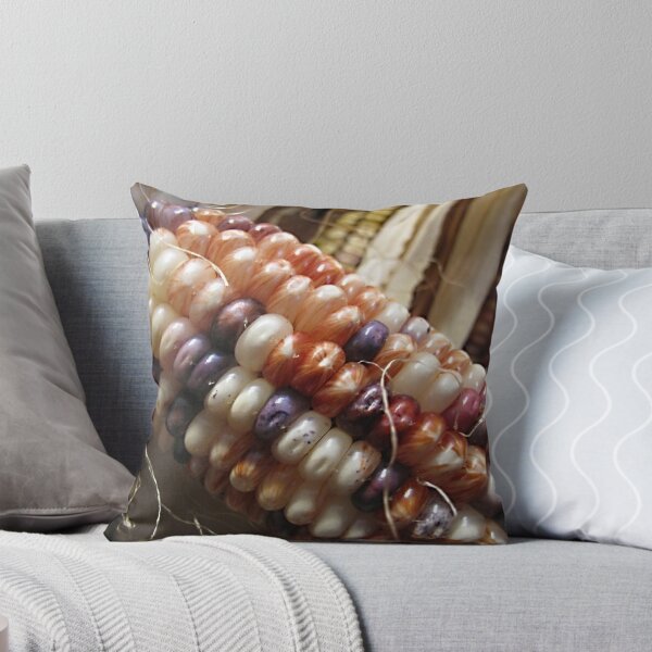 Aperçu de l'œuvre Corn with Character créée et vendue par Monnie Ryan.