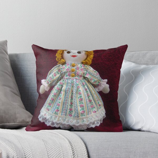Artikelvorschau, Miss Bessie the Doll entworfen und verkauft von Vivian Eagleson.