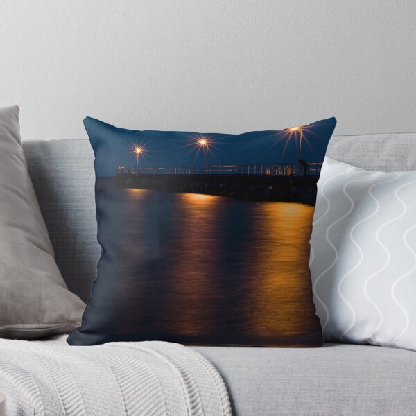 Artikelvorschau, Wool Bay jetty at night from the shore entworfen und verkauft von paul erwin.