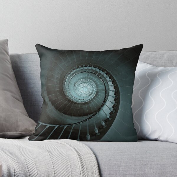 Phare Des Baleines Throw Pillow