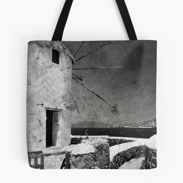Aperçu de l'œuvre The windmills of Mykonos 3 créée et vendue par Laura Melis Photography.